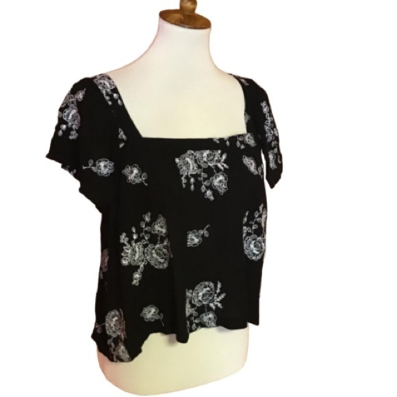 Anthropologie Braeve Boho Embroidered Flowers peasant Crop Top - Picture 1 of 11